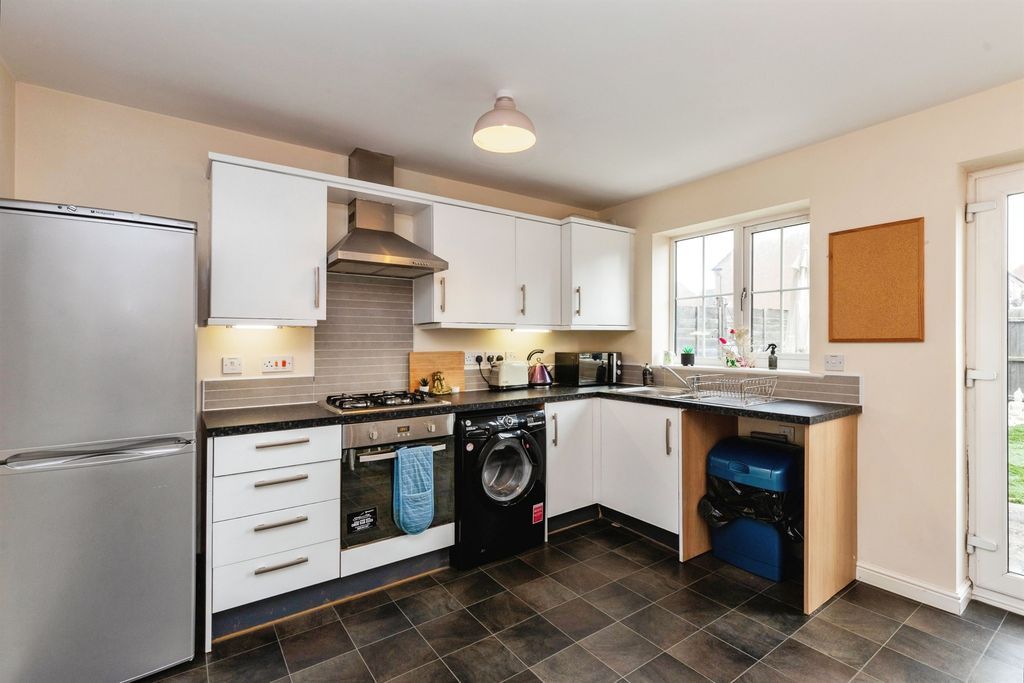 Property photo 2 of 14