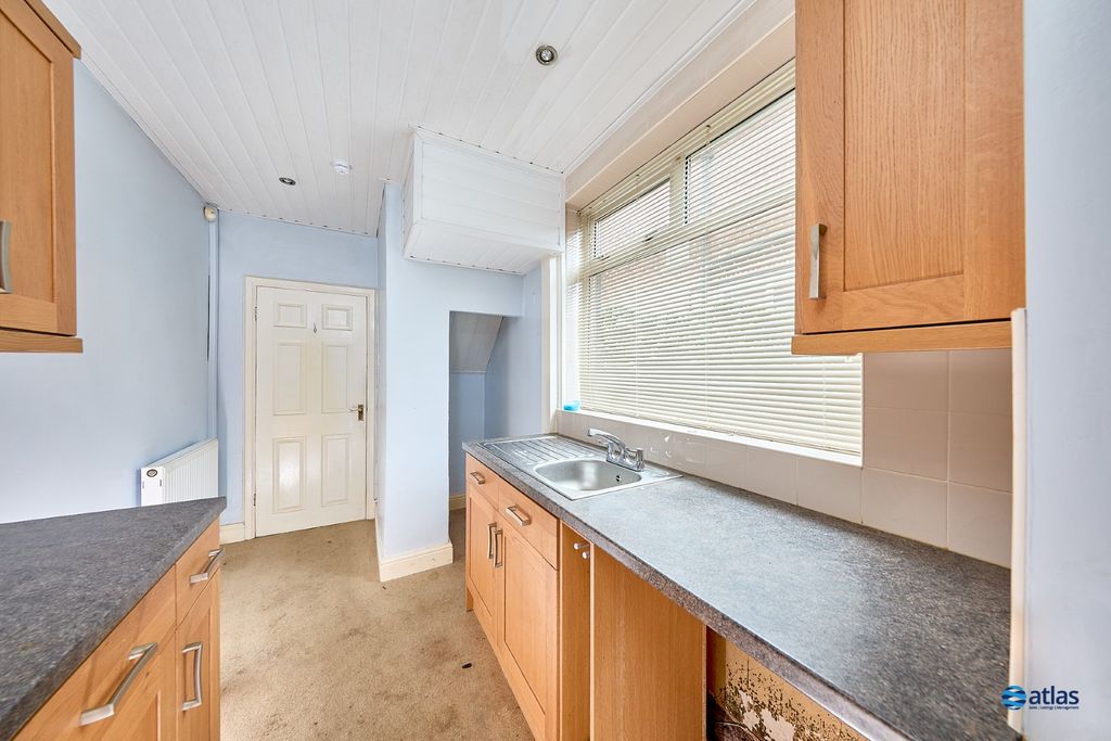 Property photo 2 of 15 Kitchen