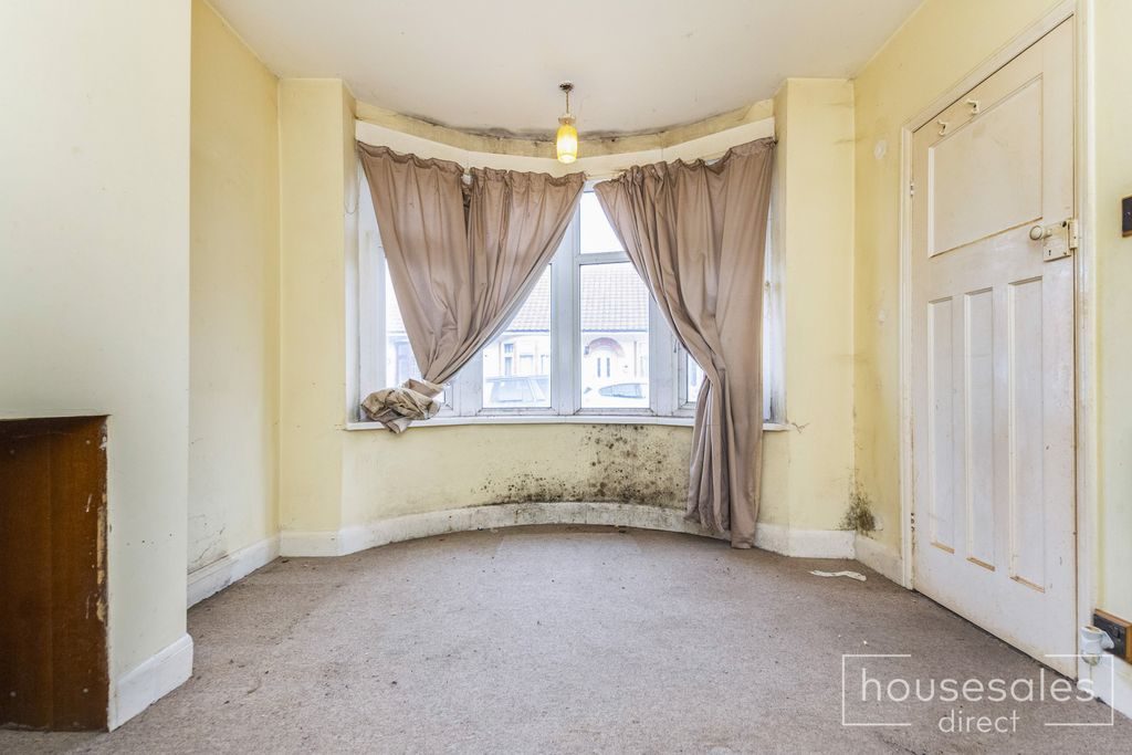 Property photo 3 of 17