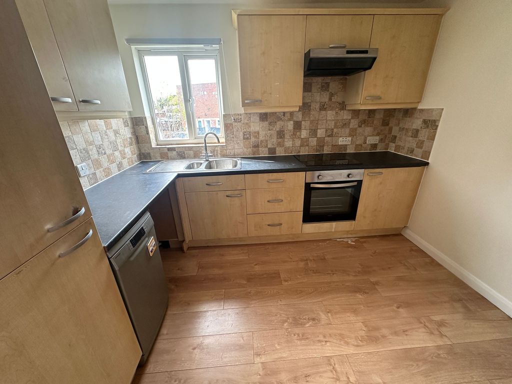 Property photo 2 of 8 Kitchen