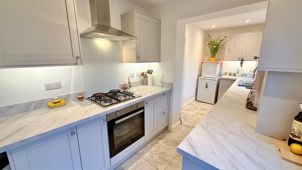 Property photo 2 of 16 Kitchen 1.Jpg