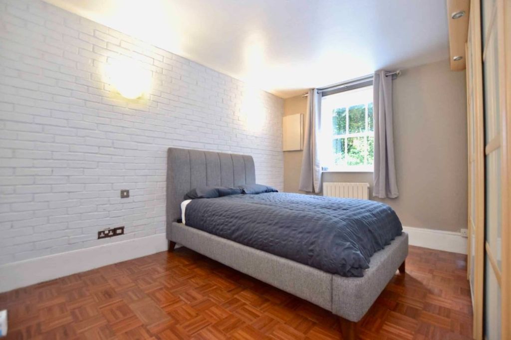 Property photo 3 of 4