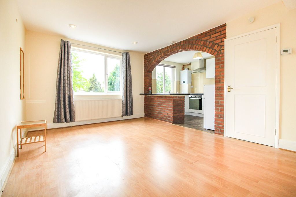 Property photo 1 of 12 One Bedroom 1st Floor Maisonette