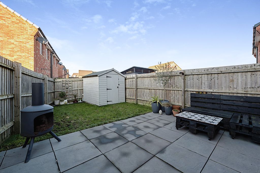 Property photo 2 of 11 Garden