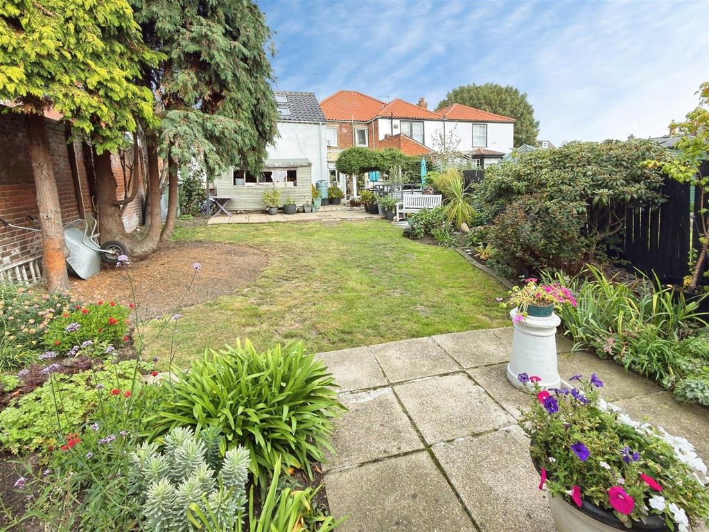Property photo 3 of 26 Ferncotte (17).Jpg