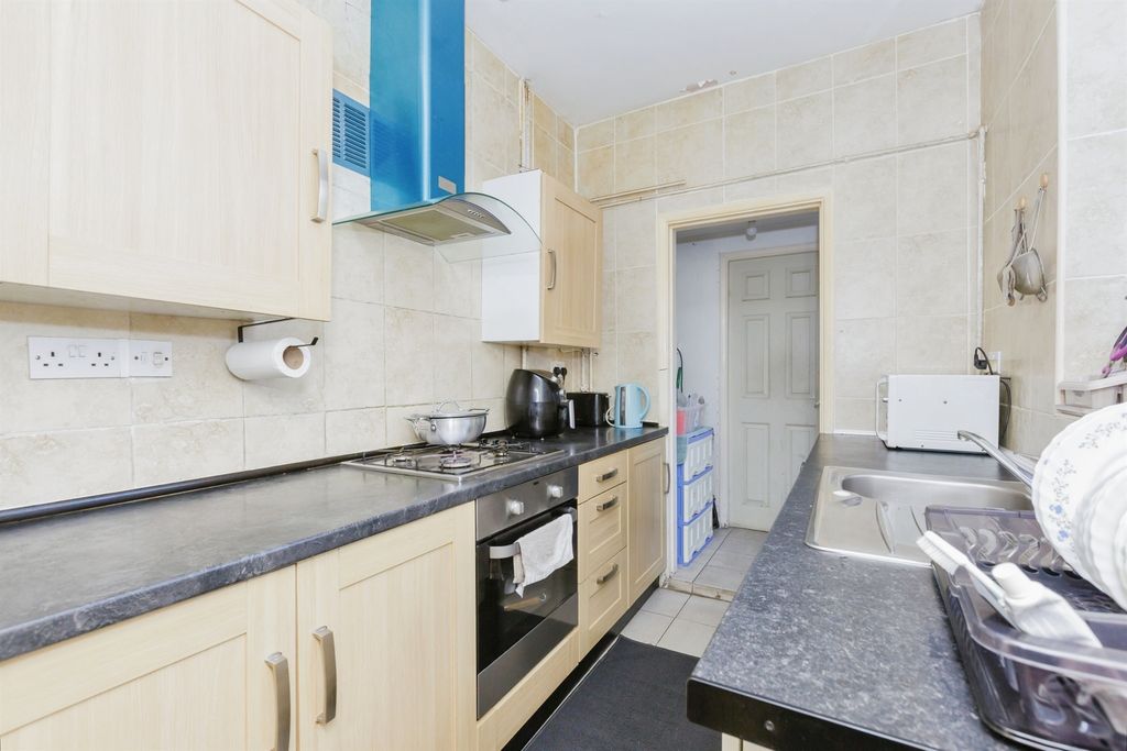 Property photo 3 of 17