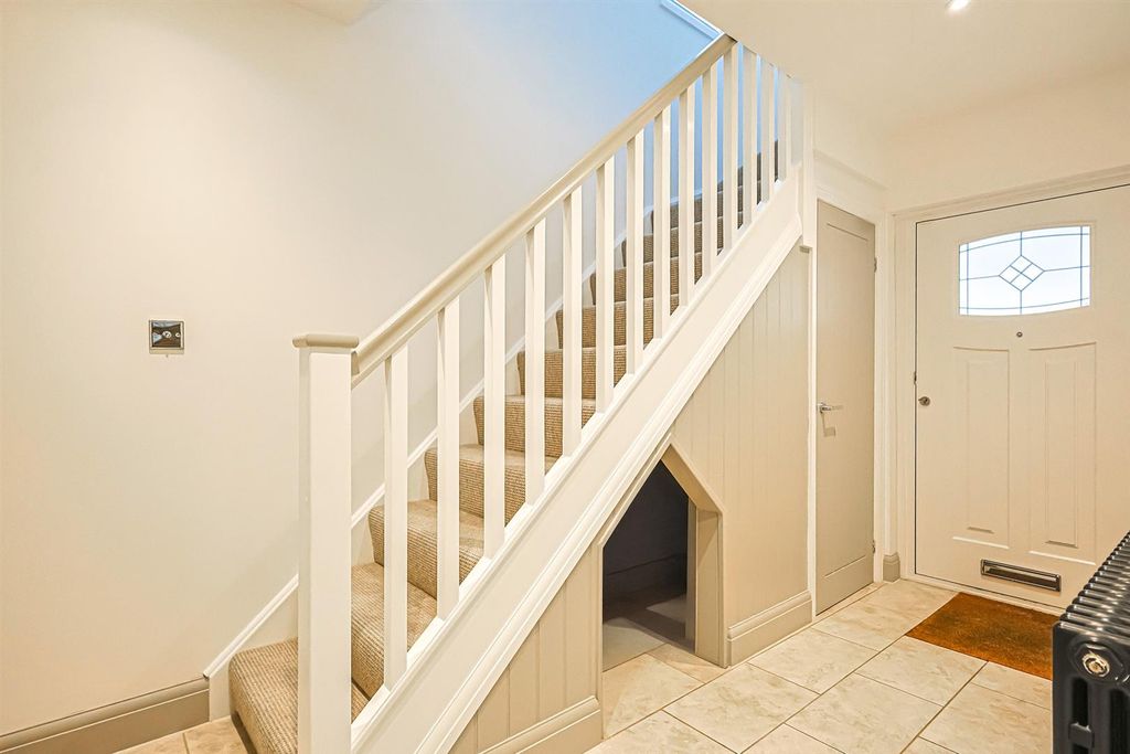 Property photo 3 of 31