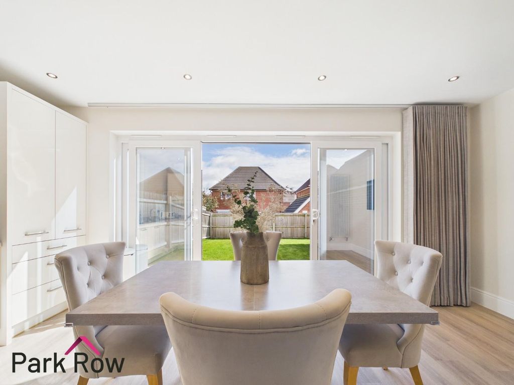 Property photo 3 of 28