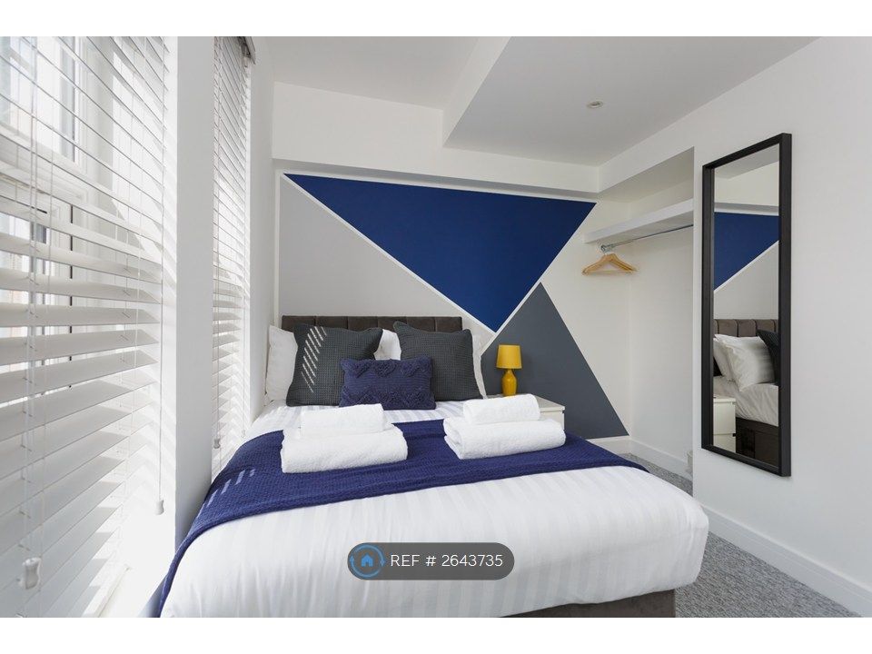 Property photo 1 of 18 Bedroom