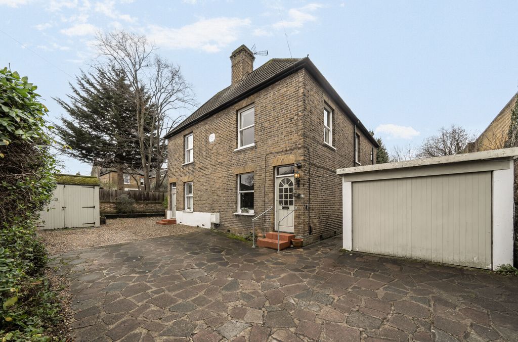 Property photo 1 of 15 Front3