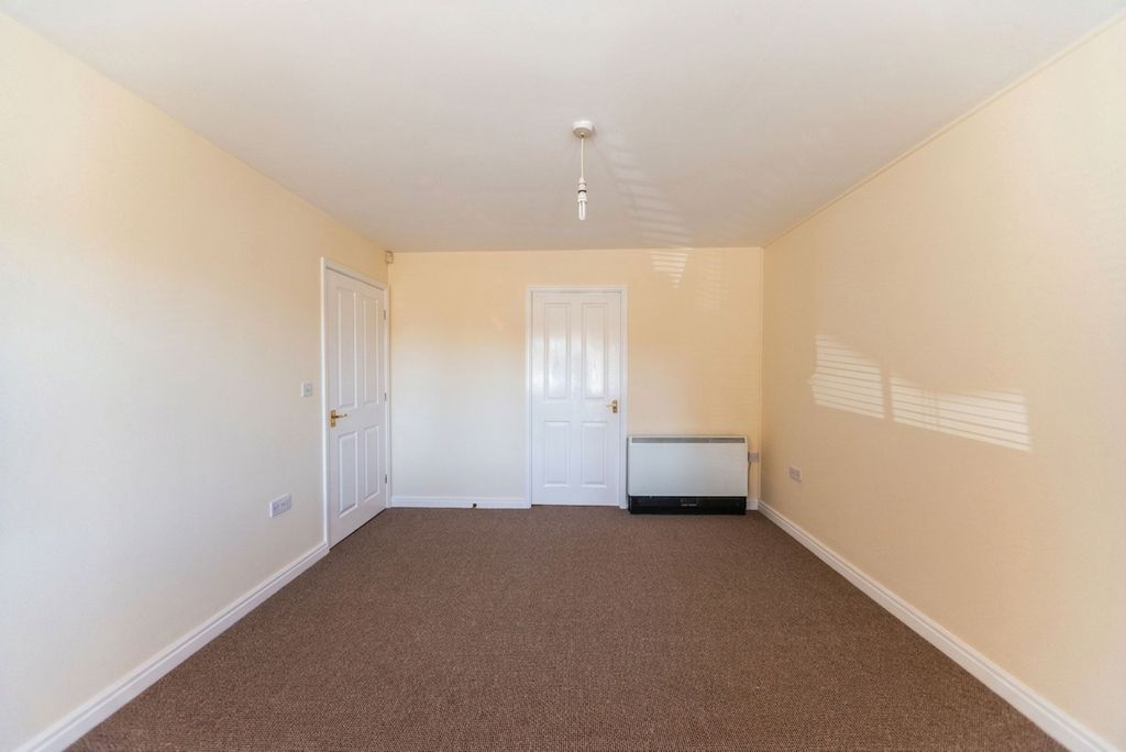 Property photo 3 of 11 Living Room