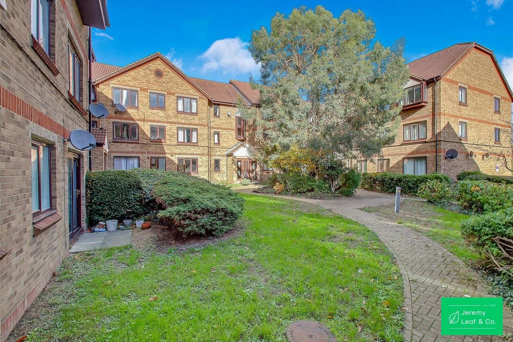 Property photo 1 of 11 Exterior