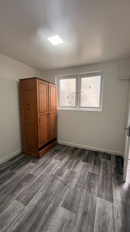 Property photo 3 of 5 Gallery