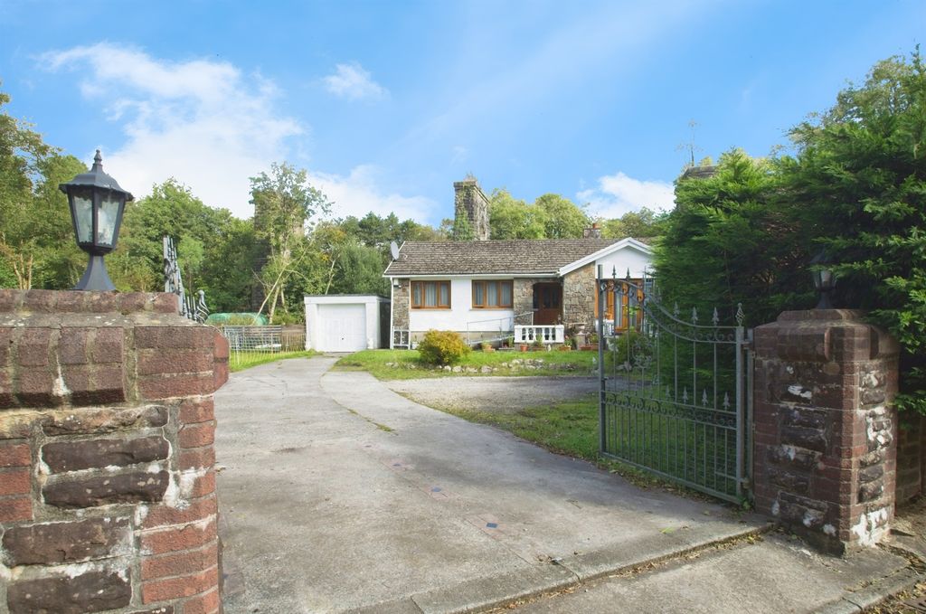 Property photo 3 of 34