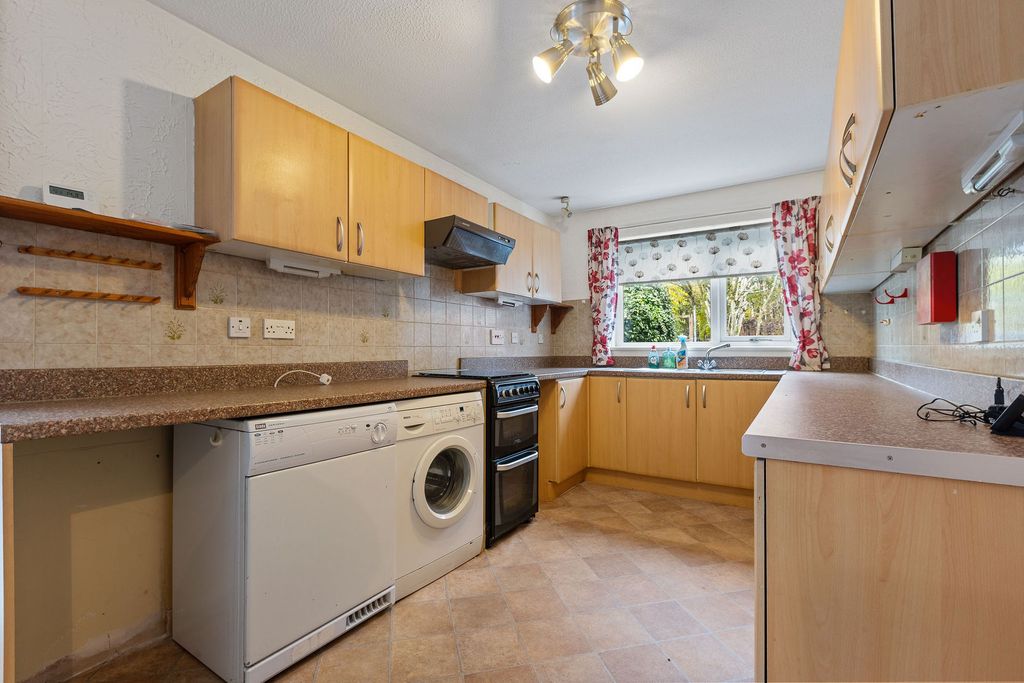 Property photo 3 of 20