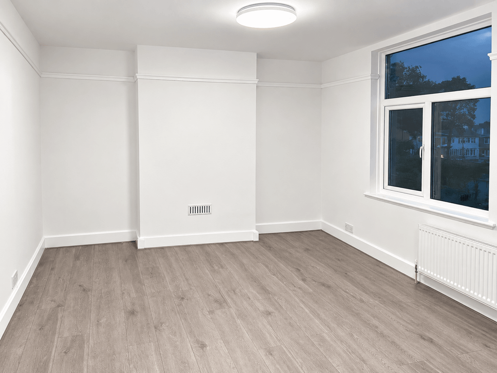 Property photo 3 of 5 Upper Elmers End (2)