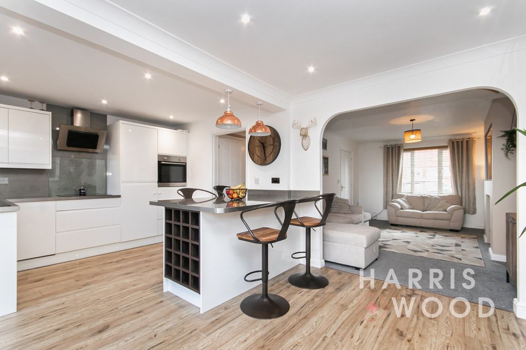 Property photo 2 of 29 3965875