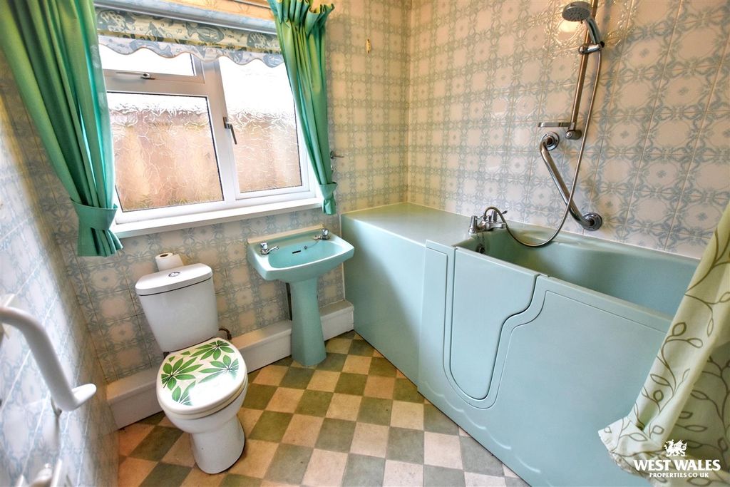Additional image 12 of 3 bed detached bungalow for saleVicarage Fields, Pembroke SA71