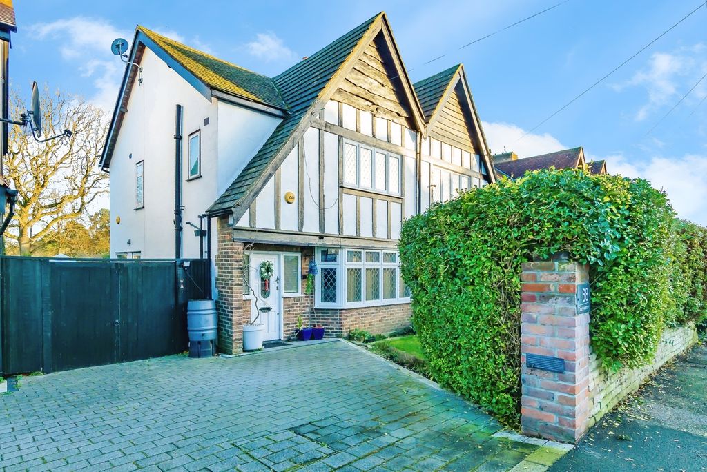 Property photo 1 of 20 Front