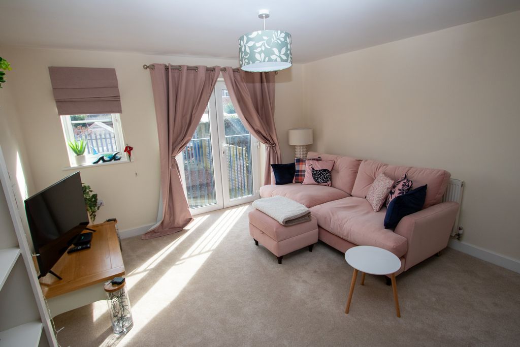 Property photo 2 of 18