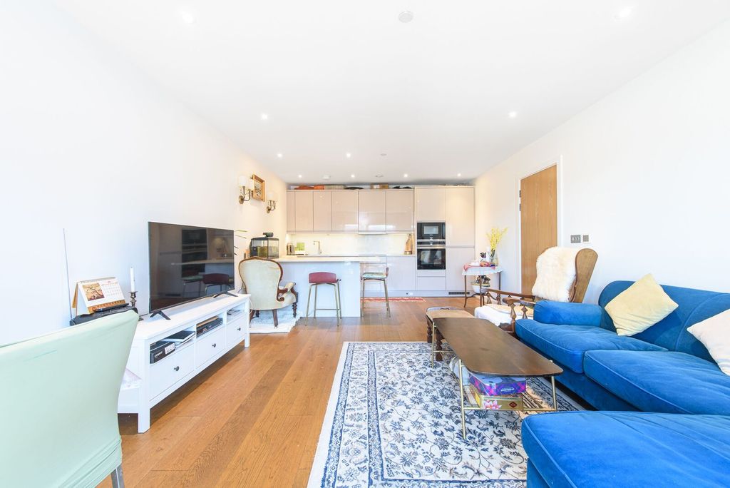 Property photo 2 of 11