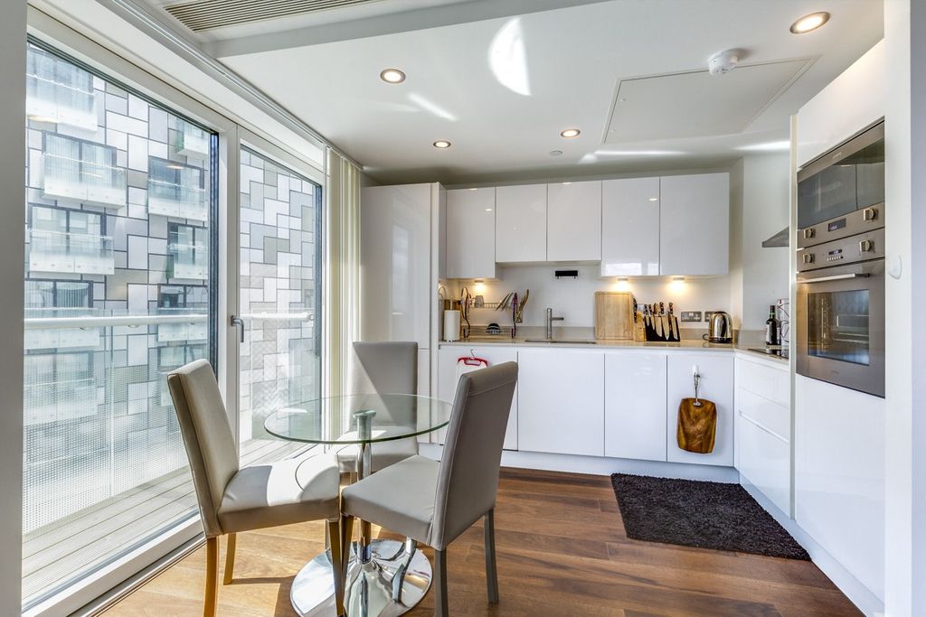 Property photo 2 of 27 (Main)