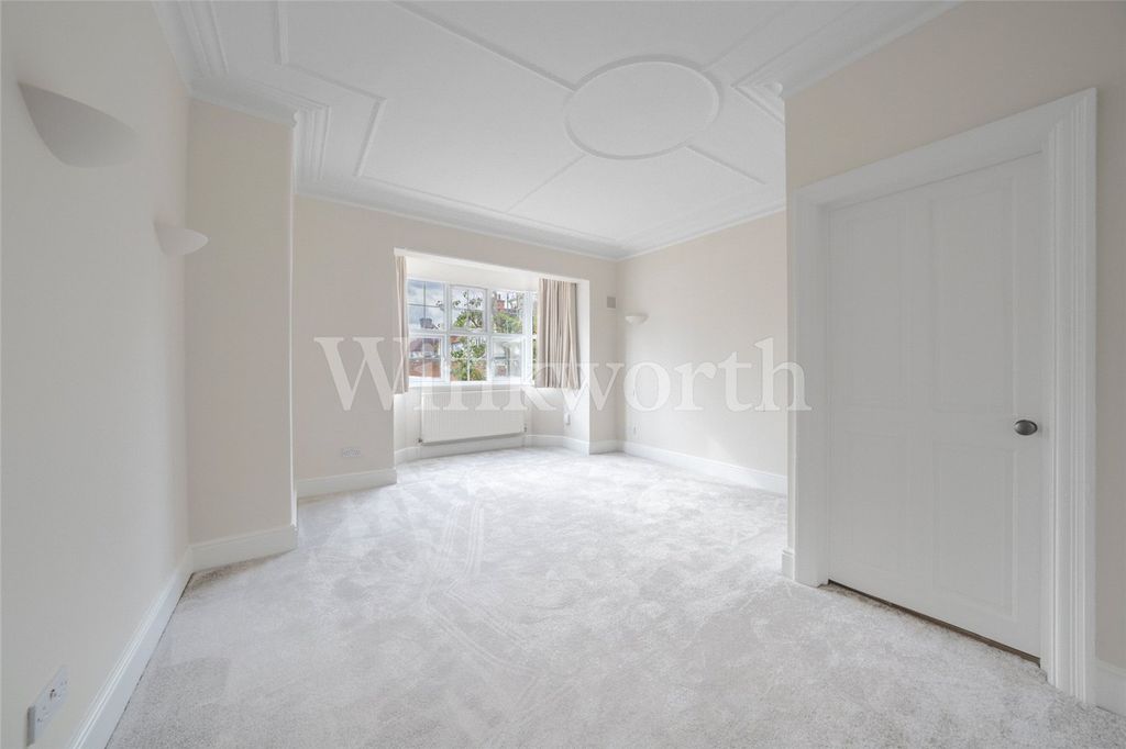 Property photo 3 of 13 Picture No. 33