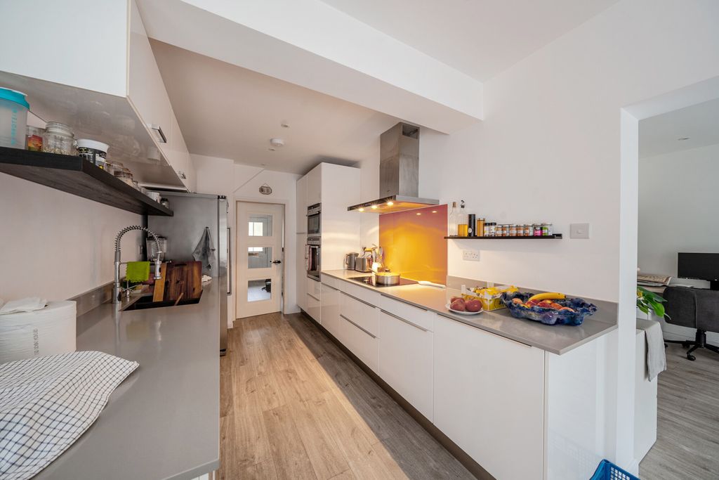 Property photo 3 of 20 1349627-8-68c1B87...