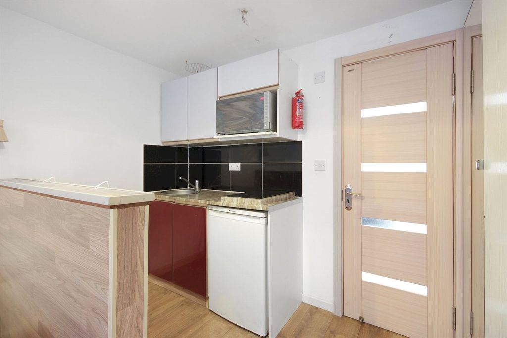 Property photo 3 of 10 Picture No. 14