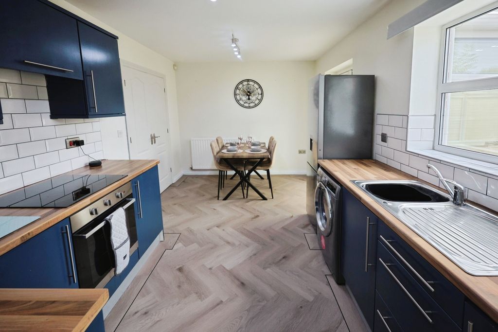 Property photo 3 of 15 Pbox-Img.Jpg