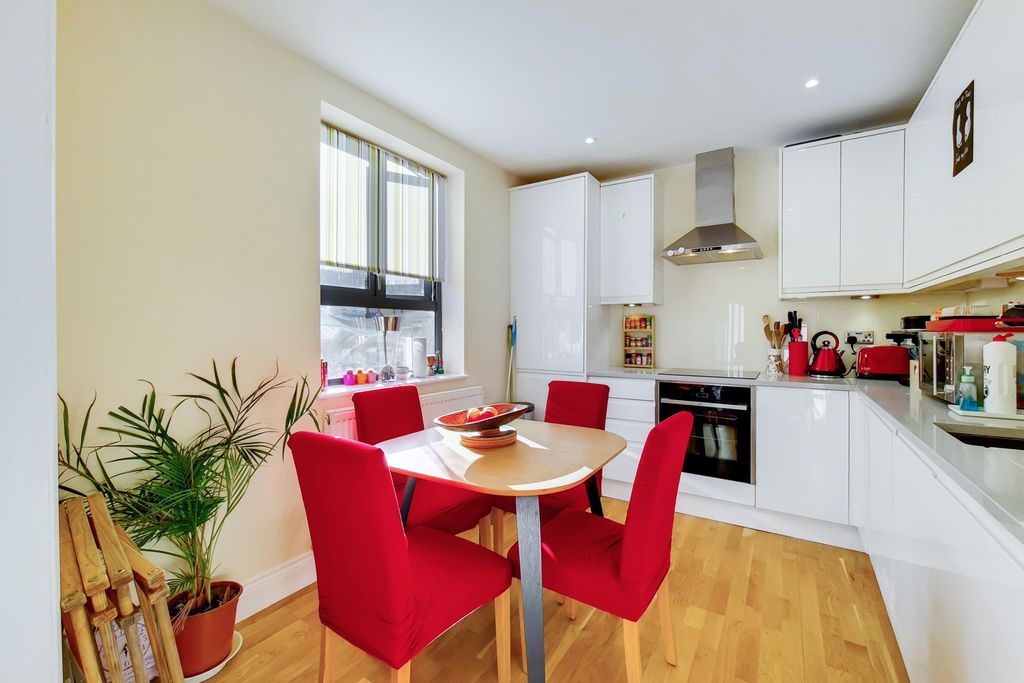 Property photo 3 of 18 Photo 2