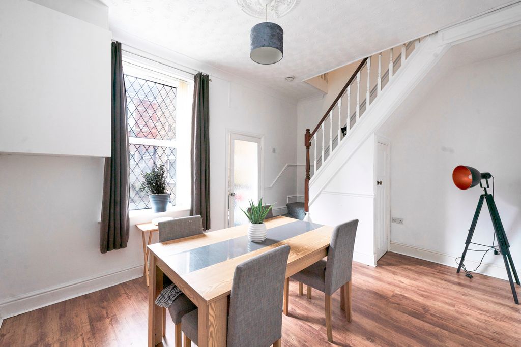 Property photo 3 of 9 Dining Room