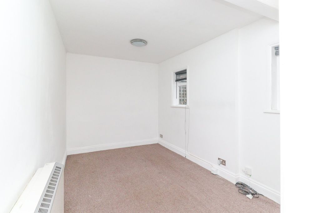 Property photo 3 of 10 Picture 3