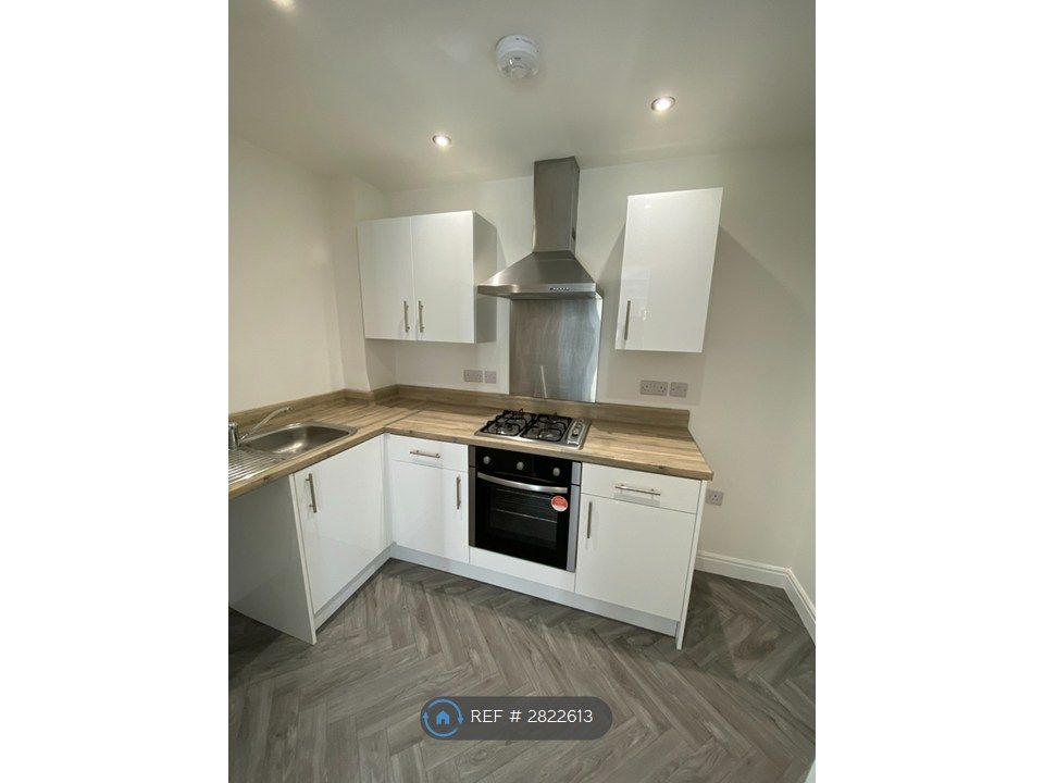 Property photo 3 of 7 Kitchen