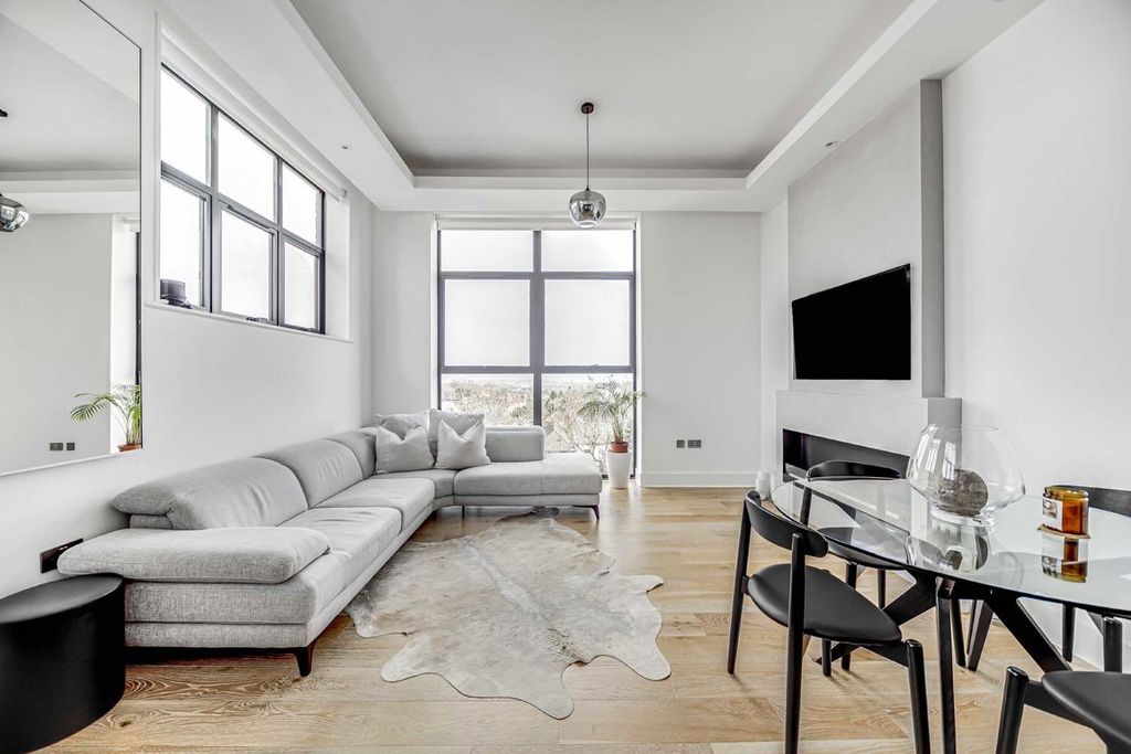Property photo 1 of 5