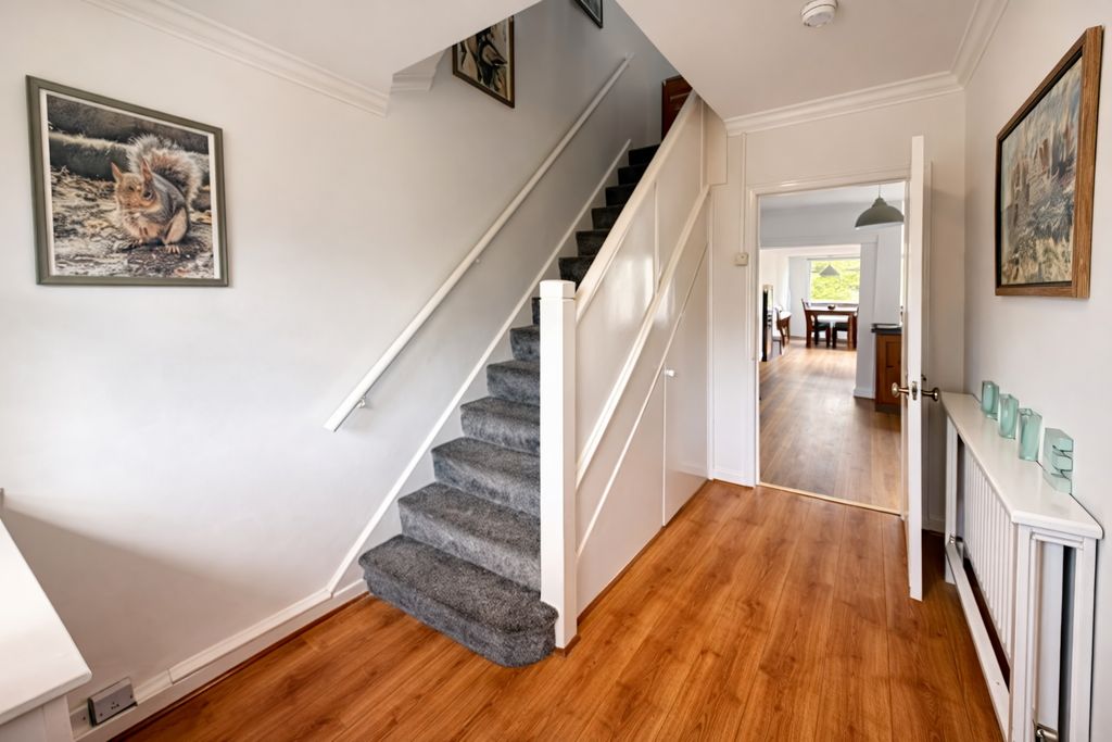 Property photo 2 of 12 Entrance Hall