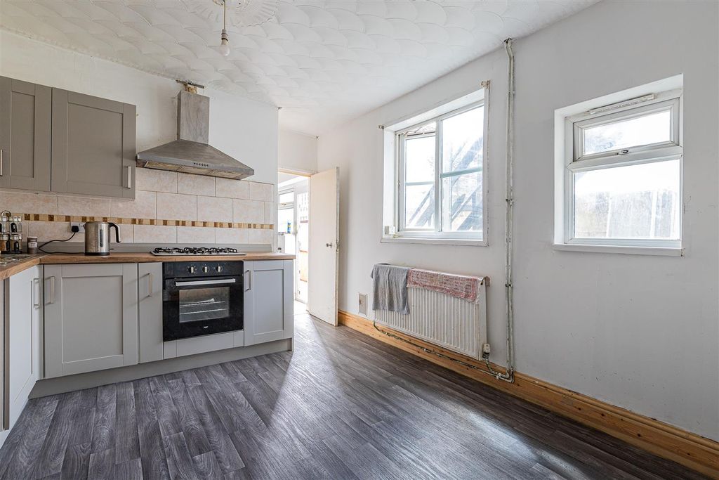 Property photo 3 of 14 483-7.Jpg