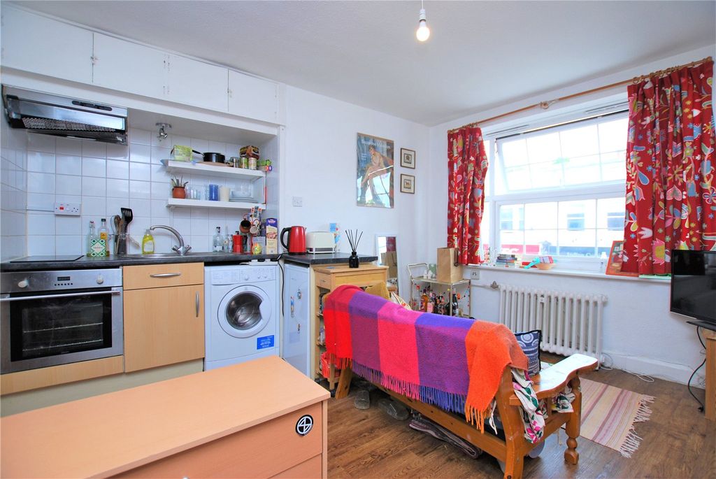 Property photo 3 of 6 Picture No. 05