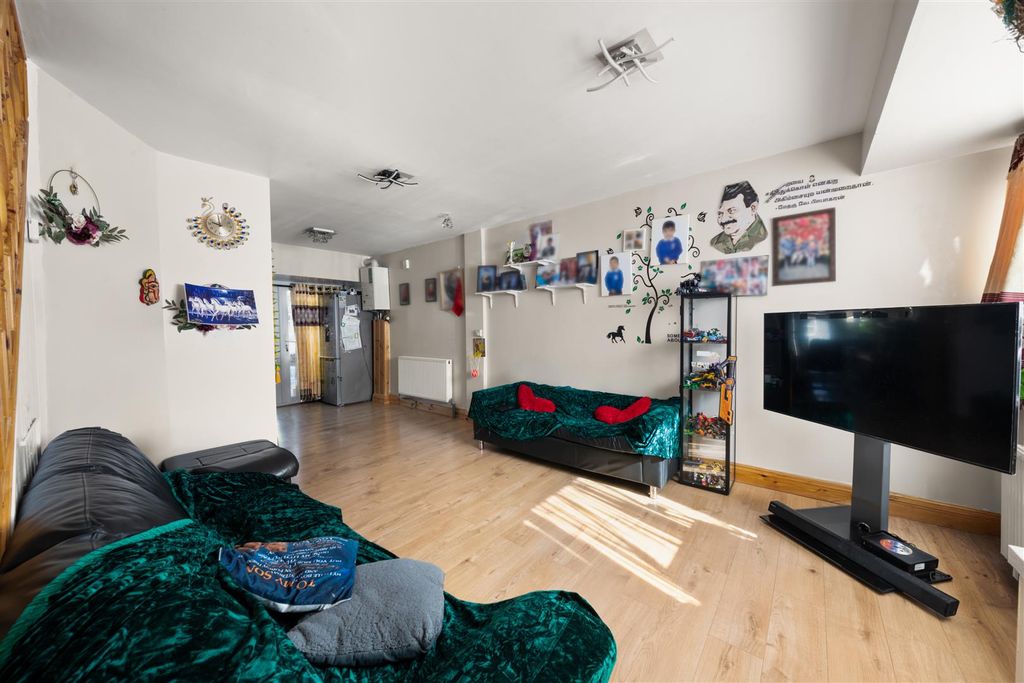 Property photo 3 of 14