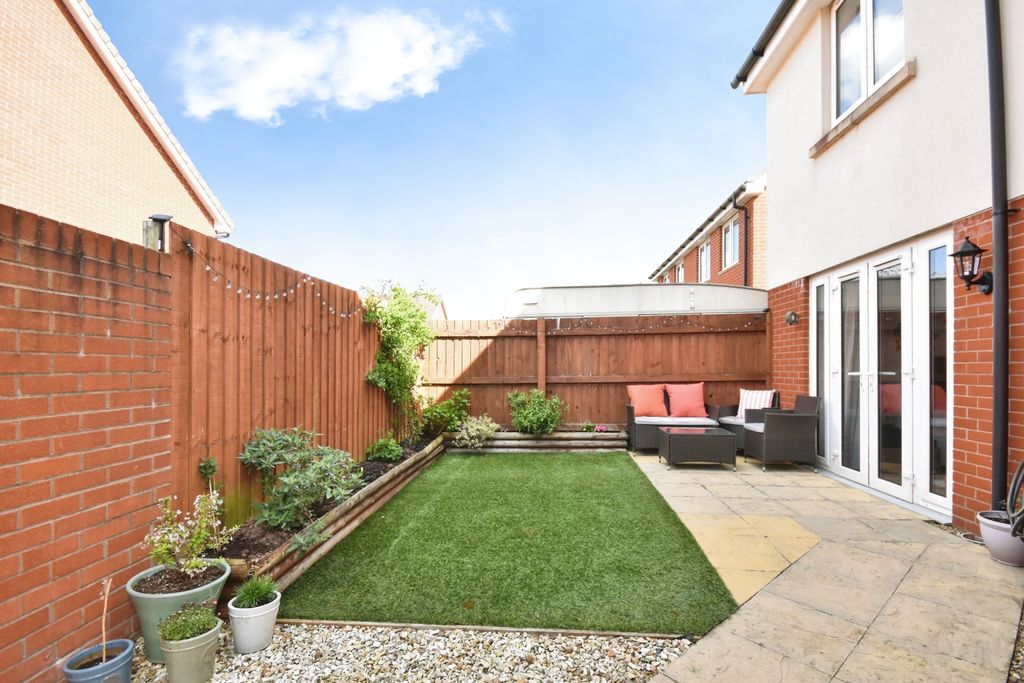 Property photo 3 of 20