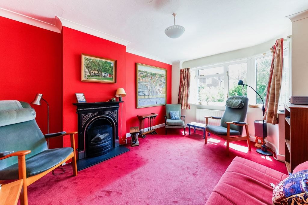 Property photo 3 of 17