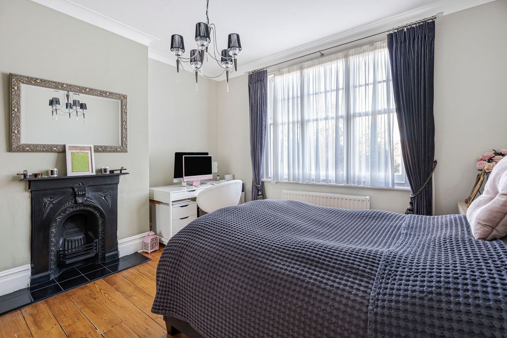 Additional image 19 of 5 bed semi-detached house for saleDryden Road, Enfield EN1