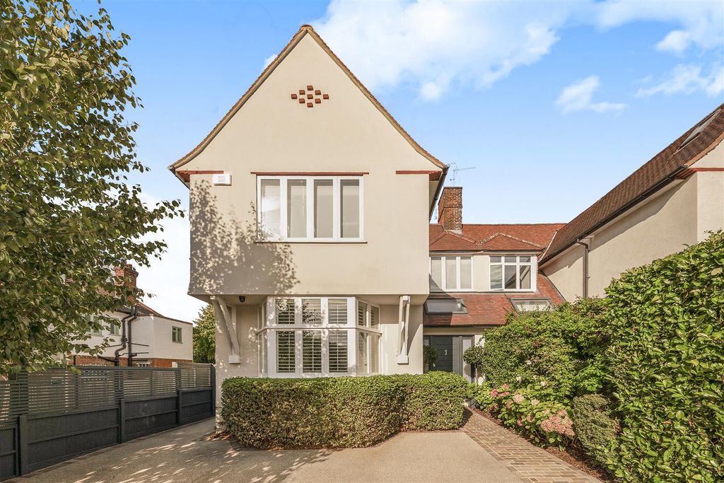 Property photo 1 of 12