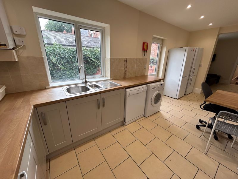 Property photo 2 of 6 Photo 2