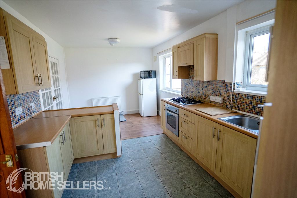Property photo 3 of 23 Picture No. 30
