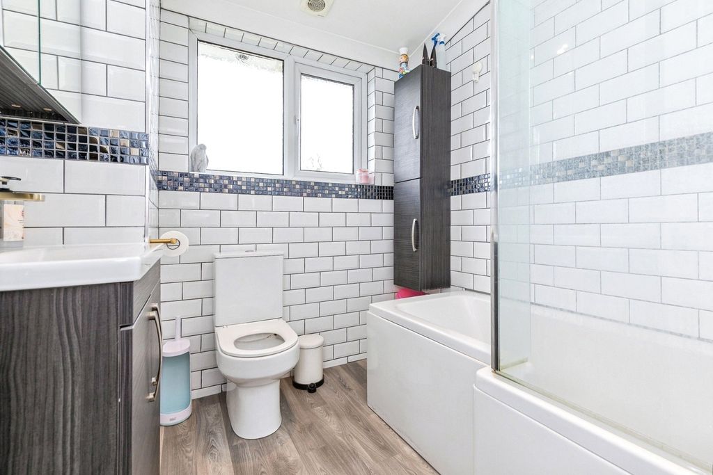 Property photo 3 of 17 Pbox-Img.Jpg