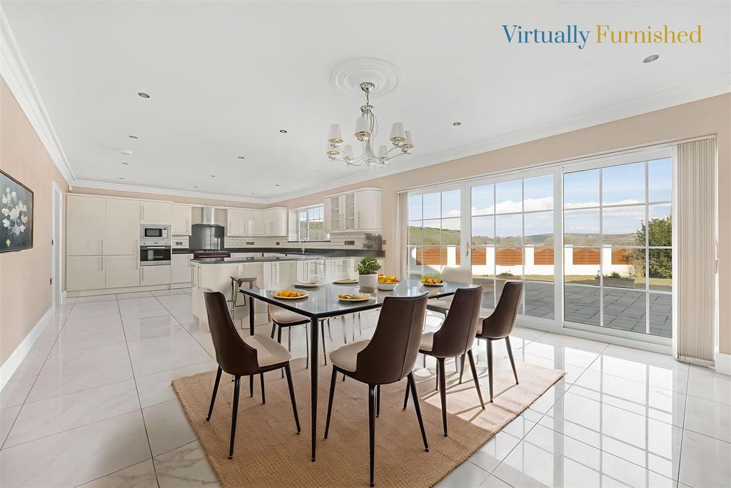 Property photo 3 of 52 Kitchen/Breakfast/Family Room