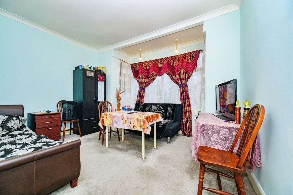 Property photo 2 of 11 Photography
