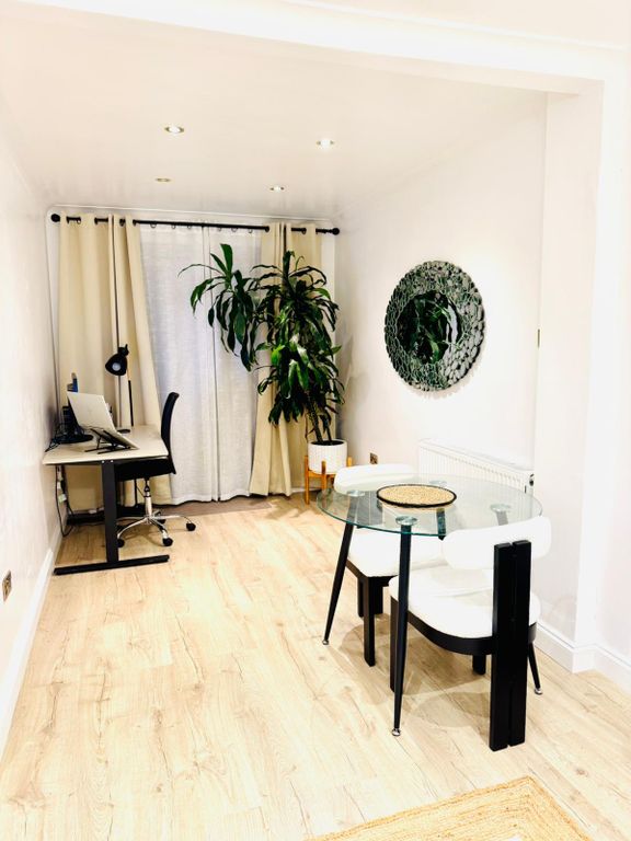 Property photo 2 of 18 Gallery