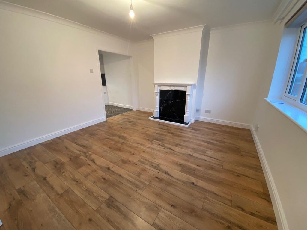 Property photo 3 of 11 R8.Jpg